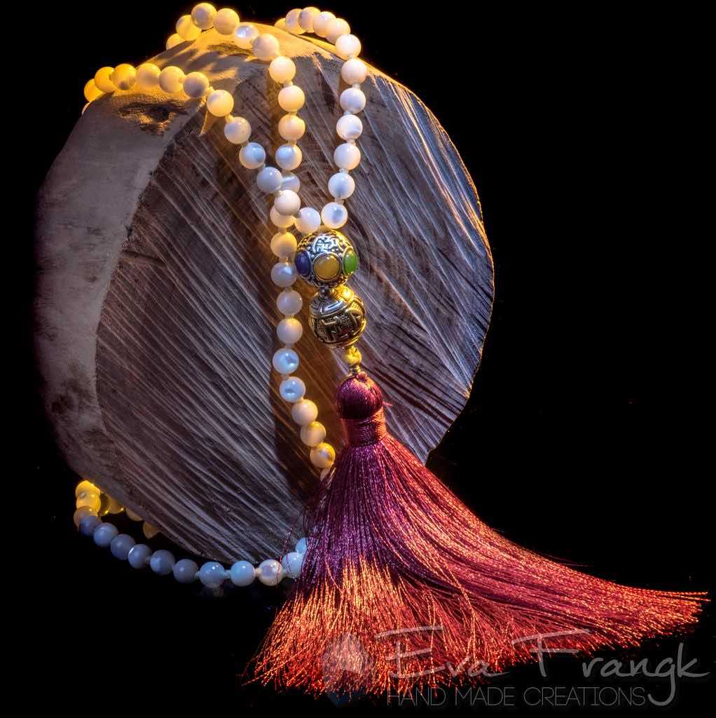 001M-EVAFRANGK-MALA-LEYKO-FILNTISI-METAKSI-2 EvaFrangk