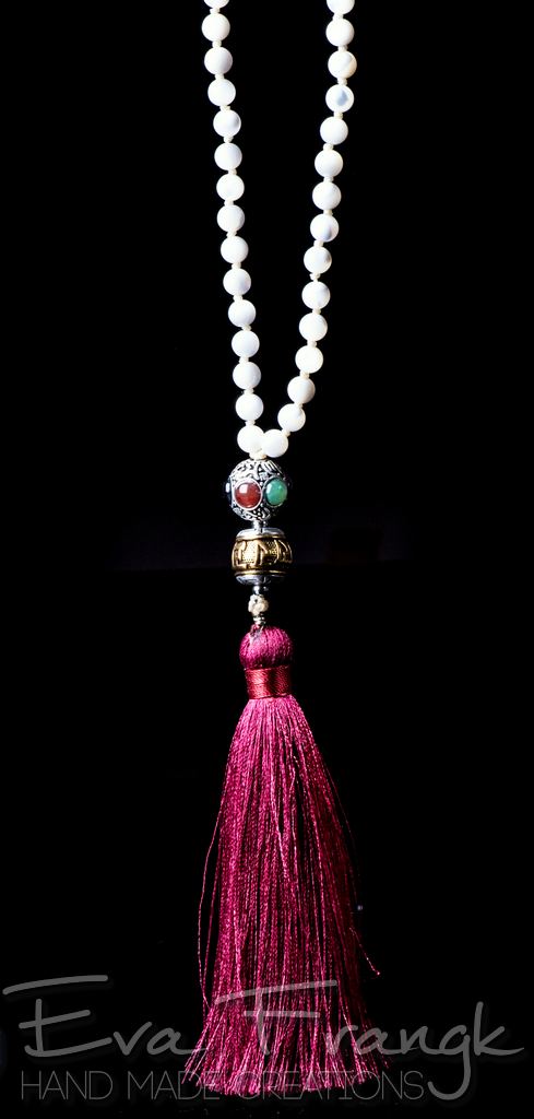 001M-EVAFRANGK-MALA-LEYKO-FILNTISI-METAKSI-4 EvaFrangk