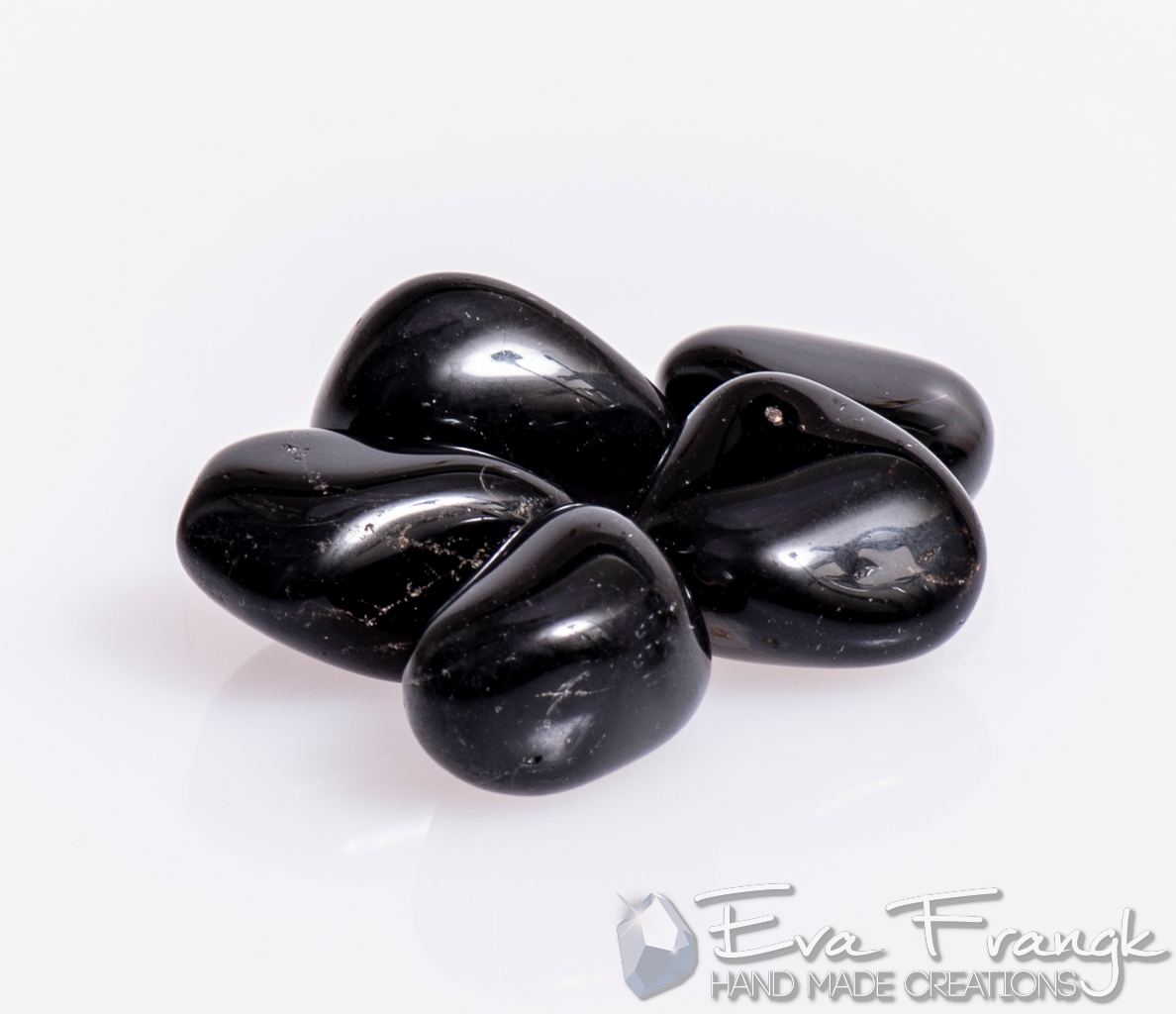 007GQ-EVAFRANGK-MAYROS-ONYXAS-MPAROK-BOTSLO-GYALISMENO-1 EvaFrangk