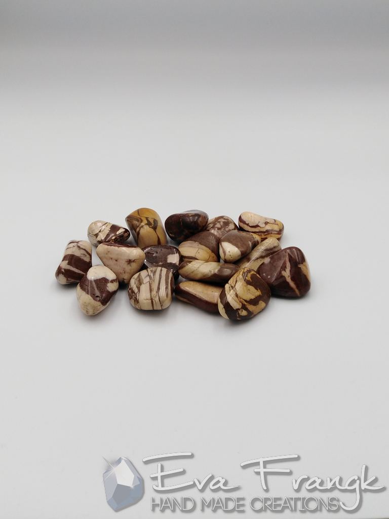 017GQ-EVAFRANGK-IASPIS-MOKA-MOKAITIS-MPAROK-BOTSALO-GYALISMENO-3 EvaFrangk