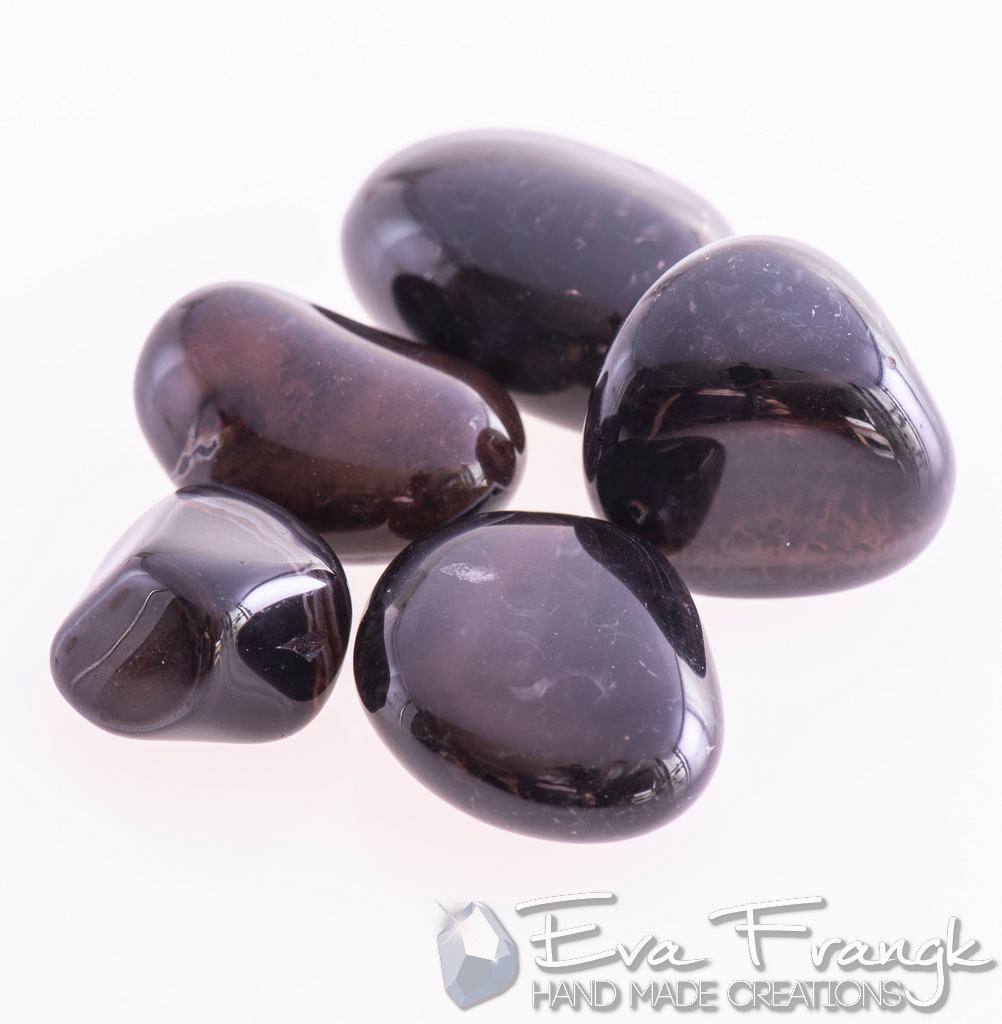 022GQ-EVAFRANGK-MAYROS-AXATIS-MPAROK-BOTSALO-GYALISMENO-2 EvaFrangk