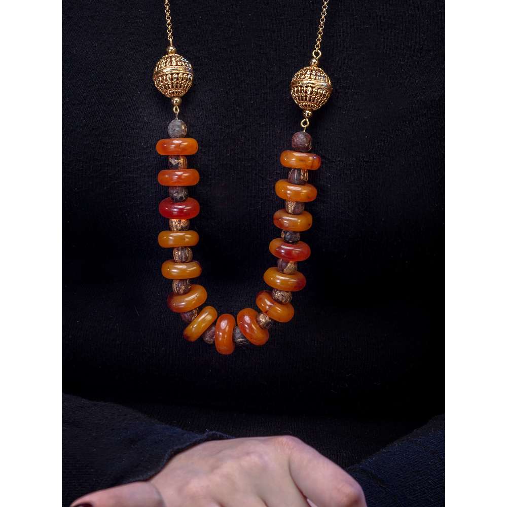 _DSC2795 Handmade necklace with amber and gold elements