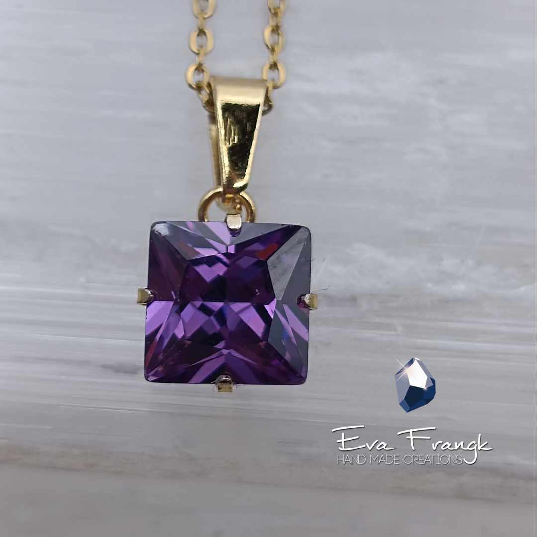 82 Σετ μενταγιόν - σκουλαρίκια με κρύσταλλο στο χρώμα του Αμέθυστου