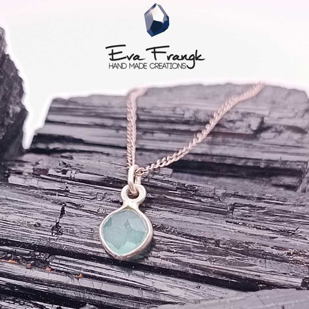 226 Μενταγιόν με Μπλε χαλκηδόνιο (Chalcedony blue sky)  Ασήμι 925 βαθμών Διαστάσεις 8mm