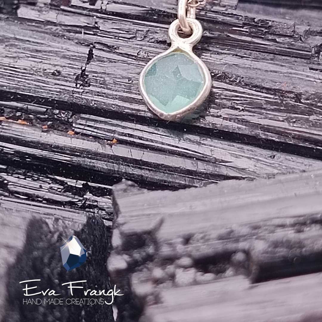 227 Μενταγιόν με Μπλε χαλκηδόνιο (Chalcedony blue sky)  Ασήμι 925 βαθμών Διαστάσεις 8mm