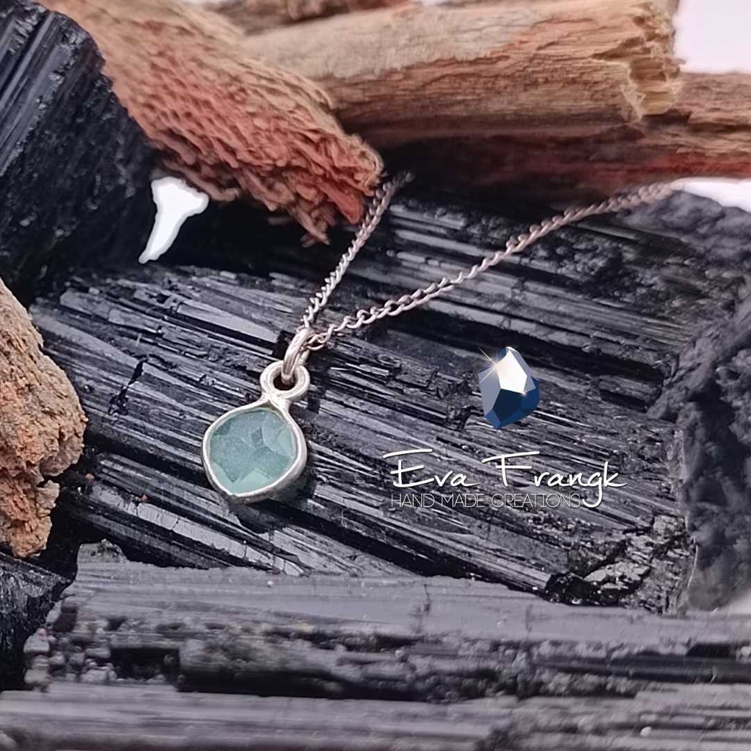 229 Μενταγιόν με Μπλε χαλκηδόνιο (Chalcedony blue sky)  Ασήμι 925 βαθμών Διαστάσεις 8mm